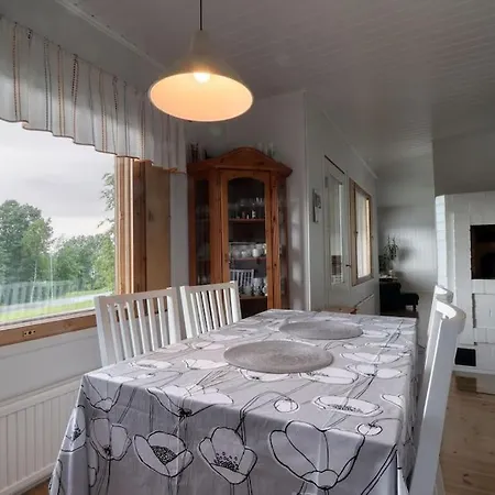 Private House Joki Near Center, River View, Free Onsite Parking, Wifi *