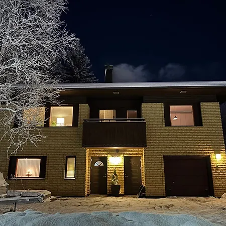 Private House Joki Near Center, River View, Free Onsite Parking, Wifi Semesterbostad